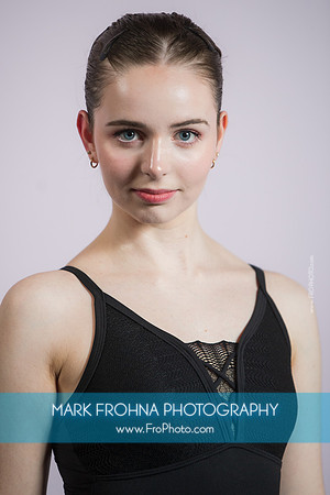 Headshot Gaby 2025-8